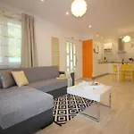 Bungalow Mit Pool Und Garten In Porec